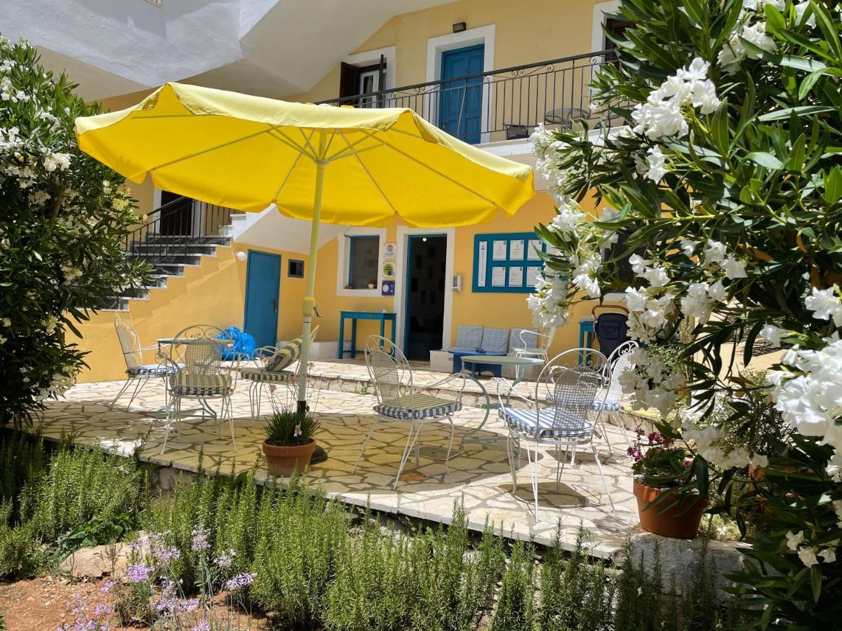 Sunflower Apartments & Studios Kassiopi Bagian luar foto