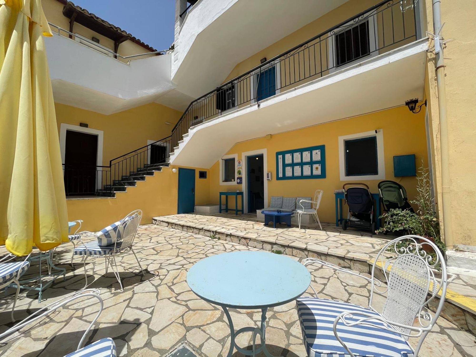 Sunflower Apartments & Studios Kassiopi Bagian luar foto