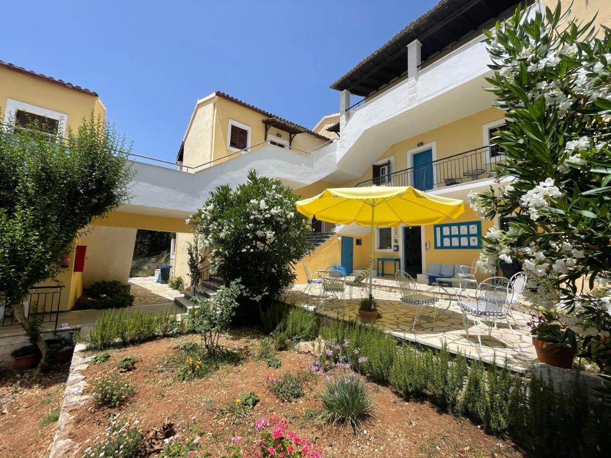 Sunflower Apartments & Studios Kassiopi Bagian luar foto