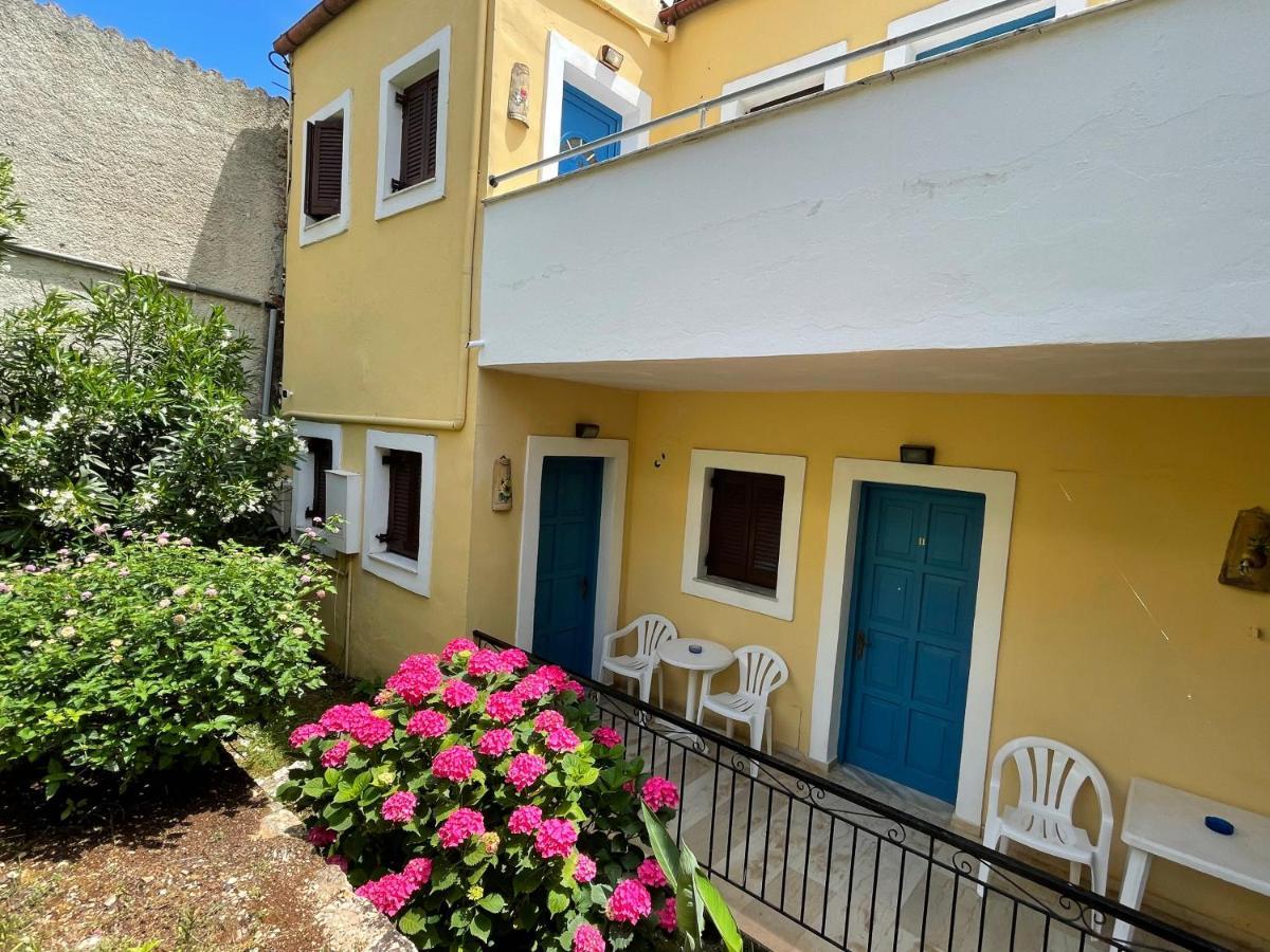 Sunflower Apartments & Studios Kassiopi Bagian luar foto