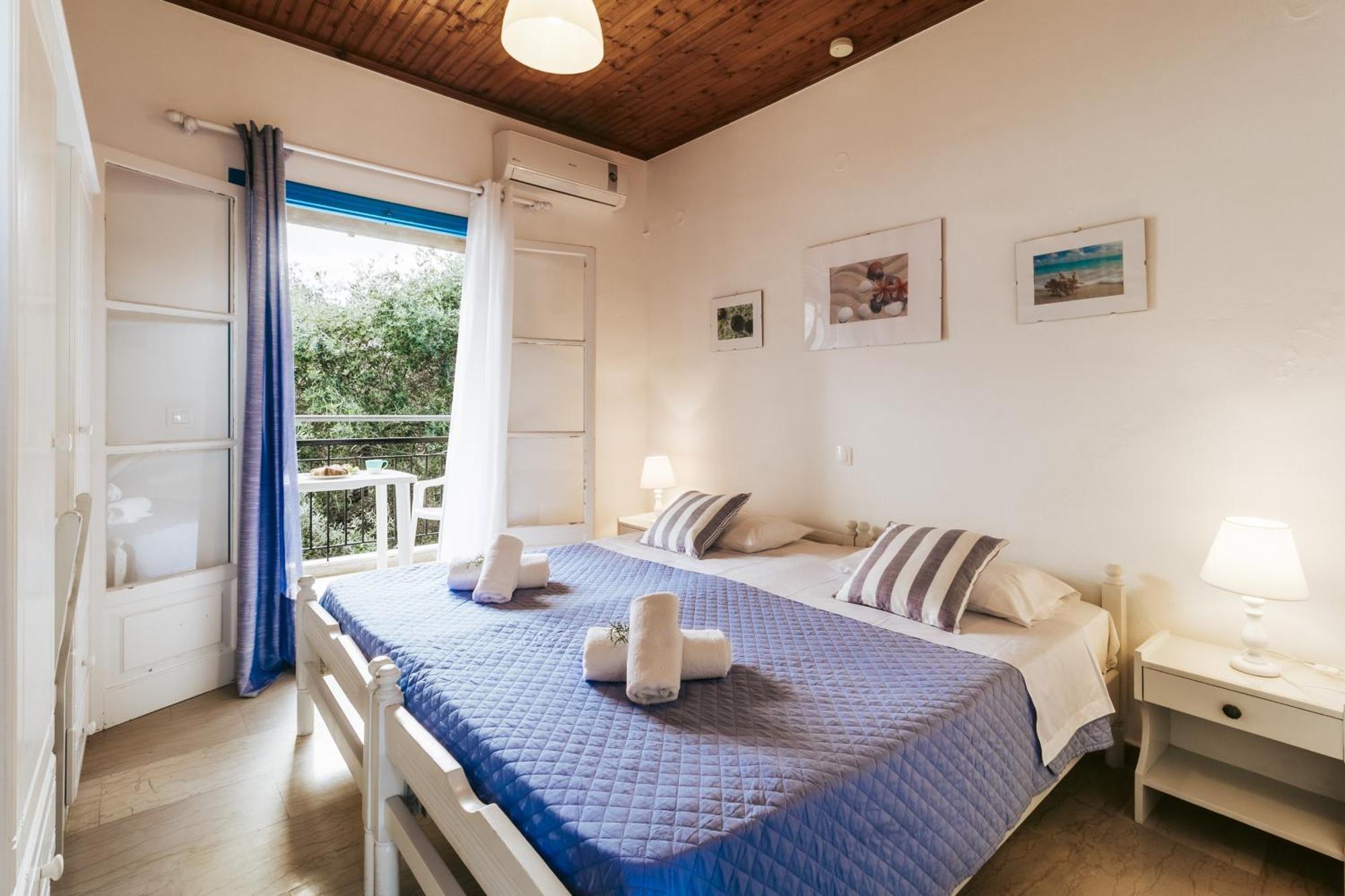 Sunflower Apartments & Studios Kassiopi Bagian luar foto