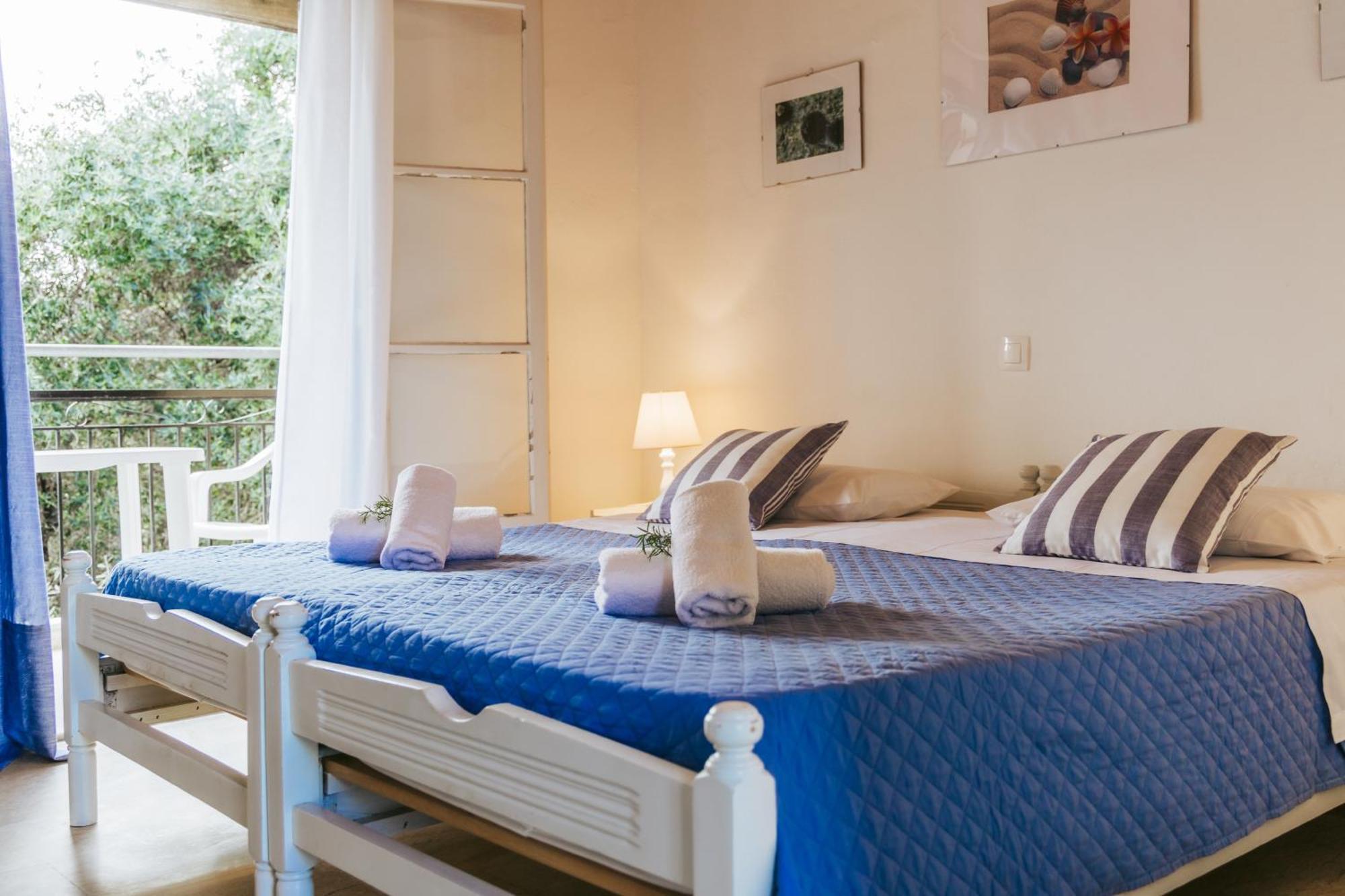 Sunflower Apartments & Studios Kassiopi Bagian luar foto