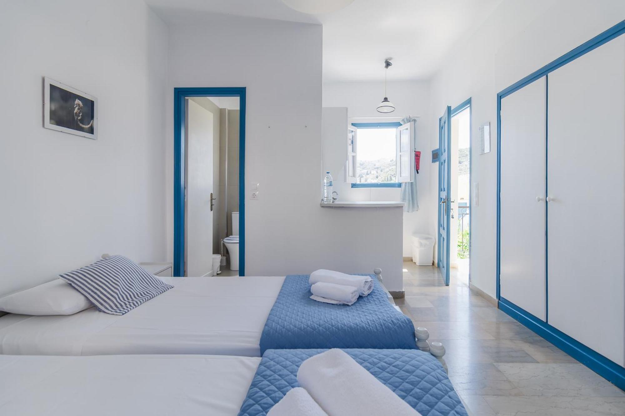 Sunflower Apartments & Studios Kassiopi Bagian luar foto
