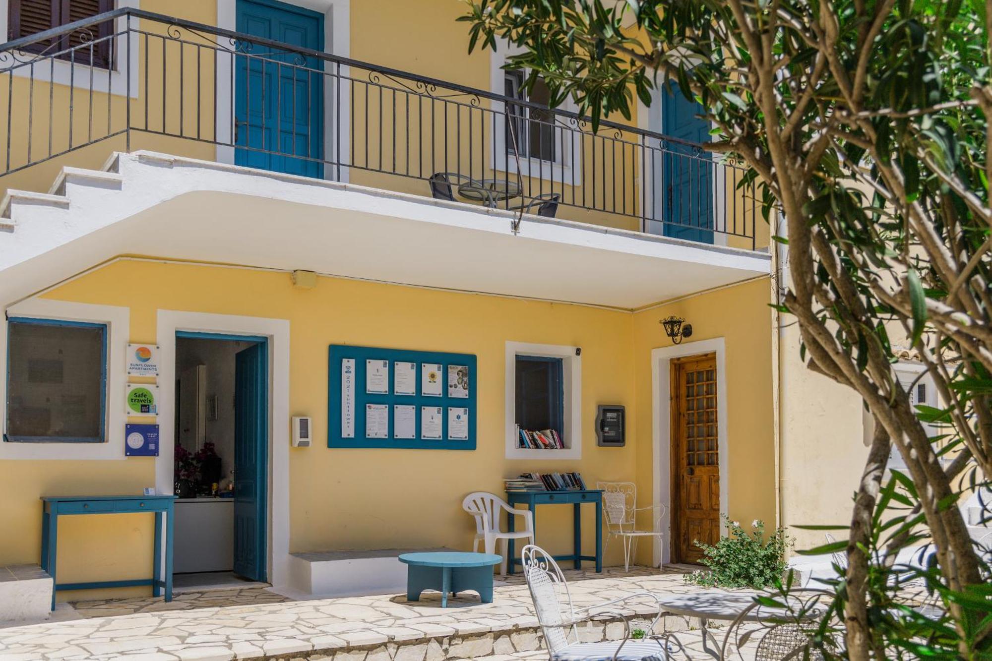 Sunflower Apartments & Studios Kassiopi Bagian luar foto